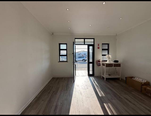 BUSINESS PROPERTY TO RENT IN NEWTON PARK